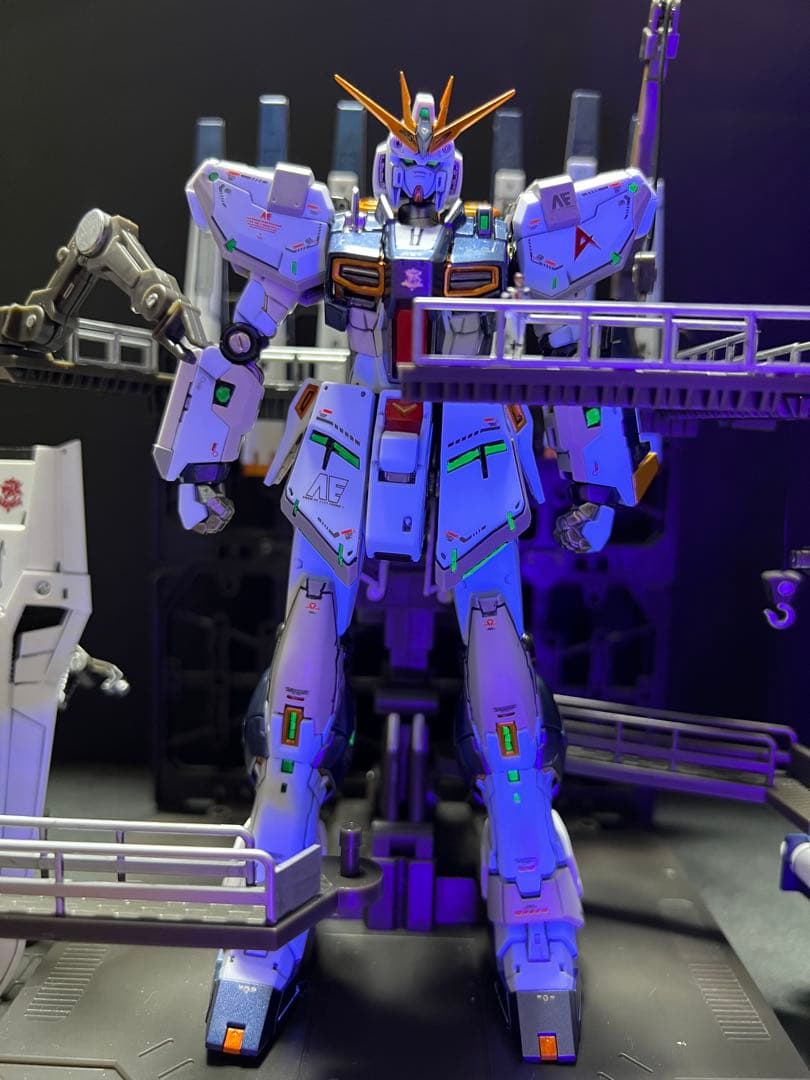 RG 1/144 νガンダム　ダブルフィンファンネル装備型サイドF限定完成品