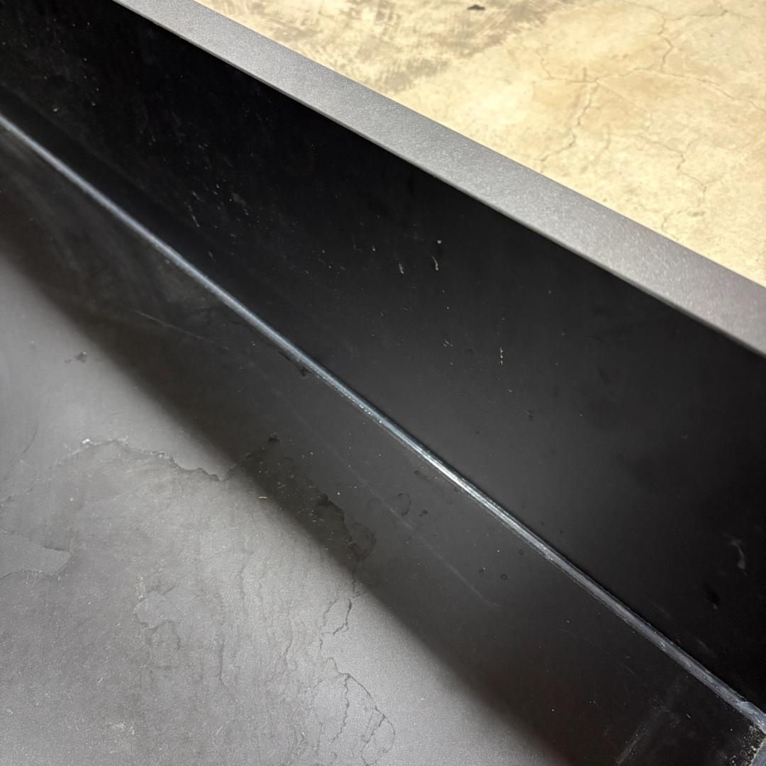 超絶大値下げ！特注！大型水槽（黒）×2台。池作り、花壇などに！　引取専用