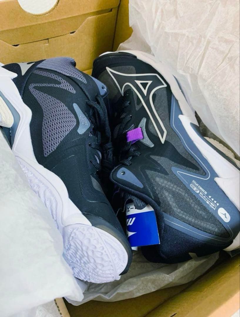 バレーボールシューズ ウエーブライトニング Z8 MID V1GA240552