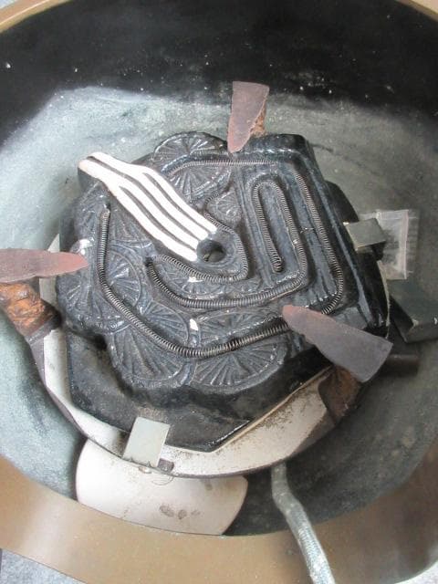 鉄製茶釜唐銅面取風炉野々田式炭型100V600W電熱器付き [B32664]