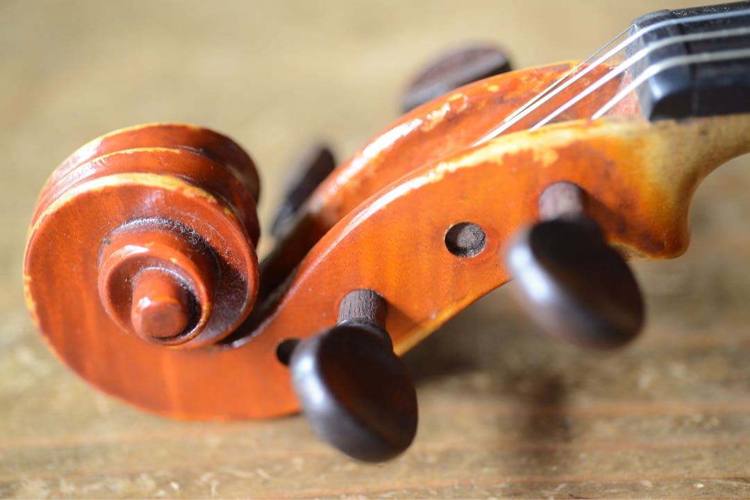 古いヴァイオリン　ラベル1910 プラハ