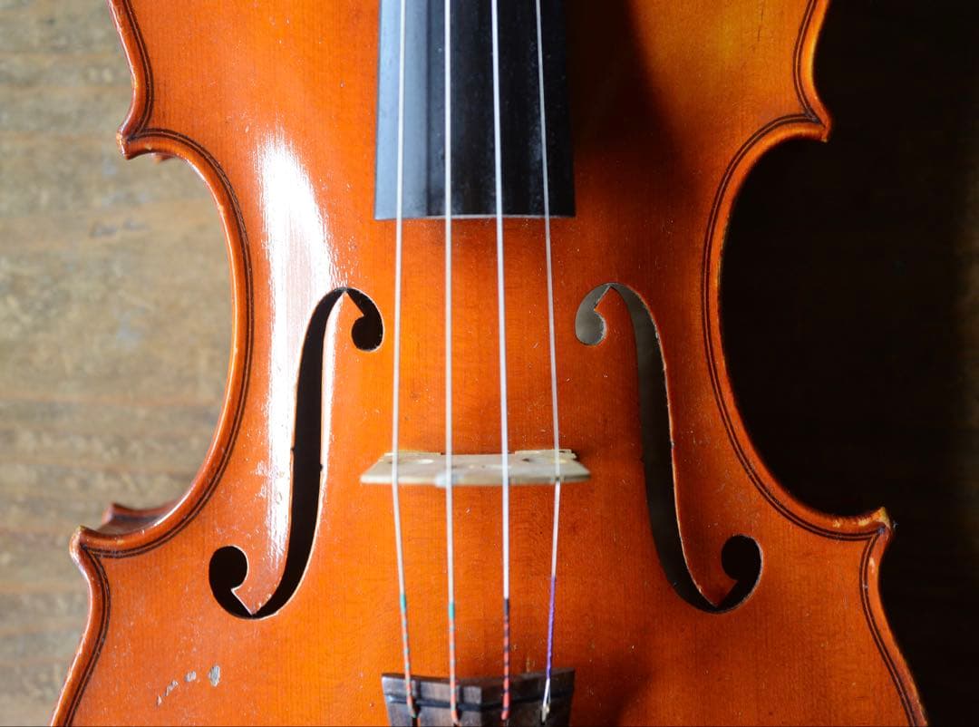 古いヴァイオリン　ラベル1910 プラハ