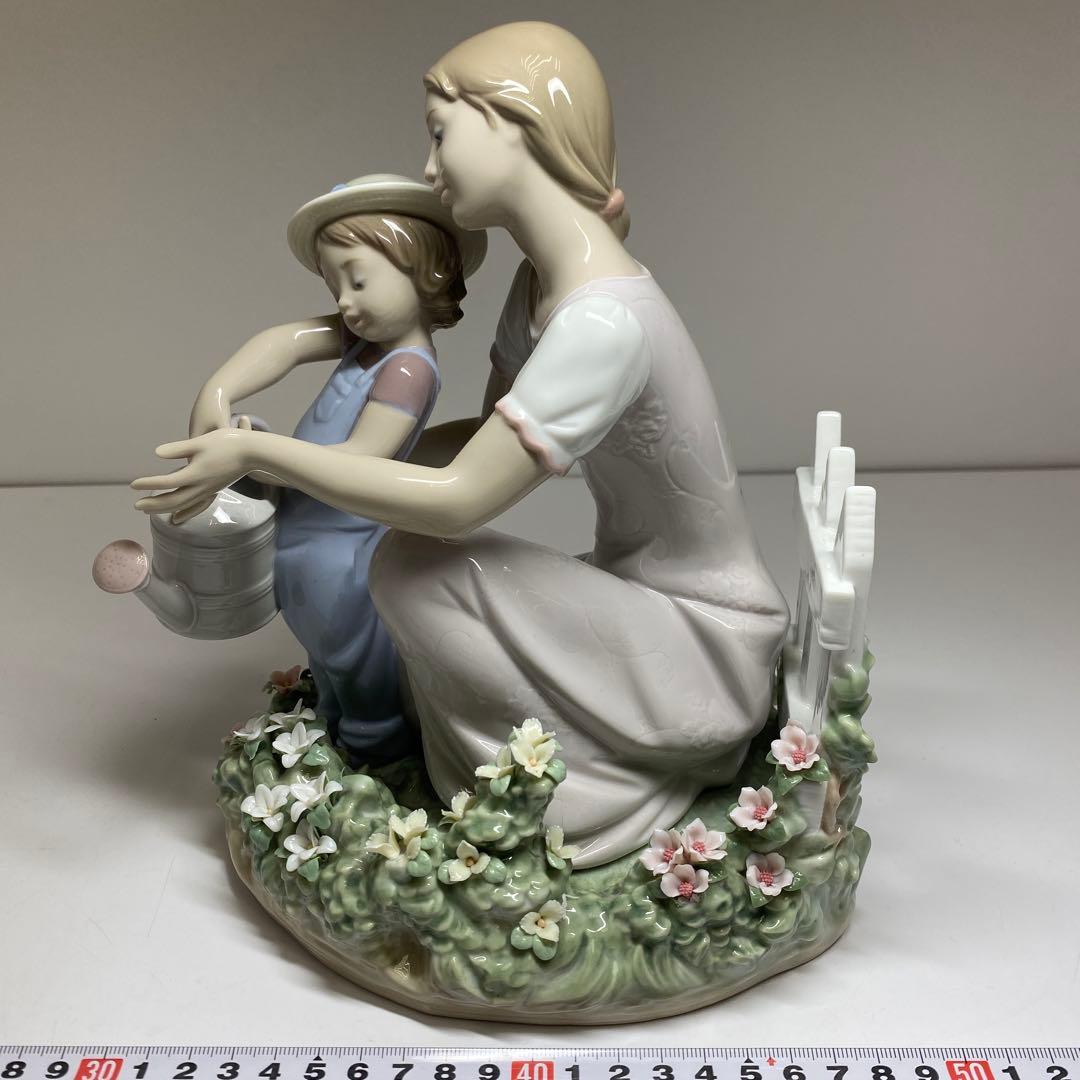 リヤドロ　ママのお手伝い　高さ23.5㎝　幅約21㎝　東な7-0921⭐︎1F