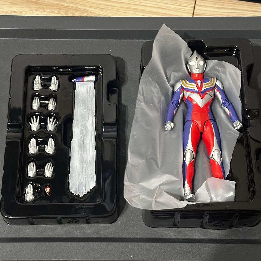 【腹部ひび割れあり】SHF 真骨彫製法 ウルトラマンティガ マルチタイプ 初版