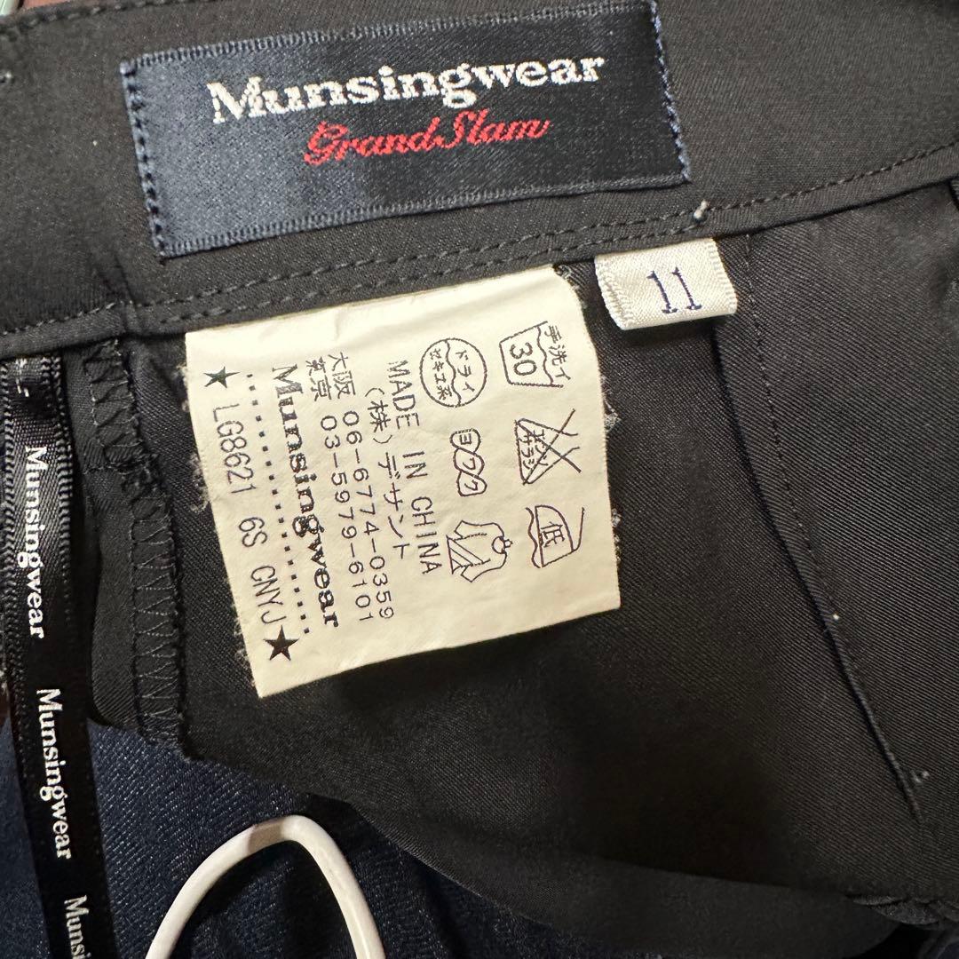マンシングウェア レディースゴルフパンツ ブラック＆オフホワイト 2点セット