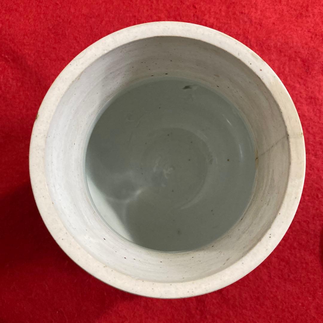 佐世保　平戸三川内焼　　　　　　　　　　　　　　白磁染付鯉図水指（漆塗り蓋付き）