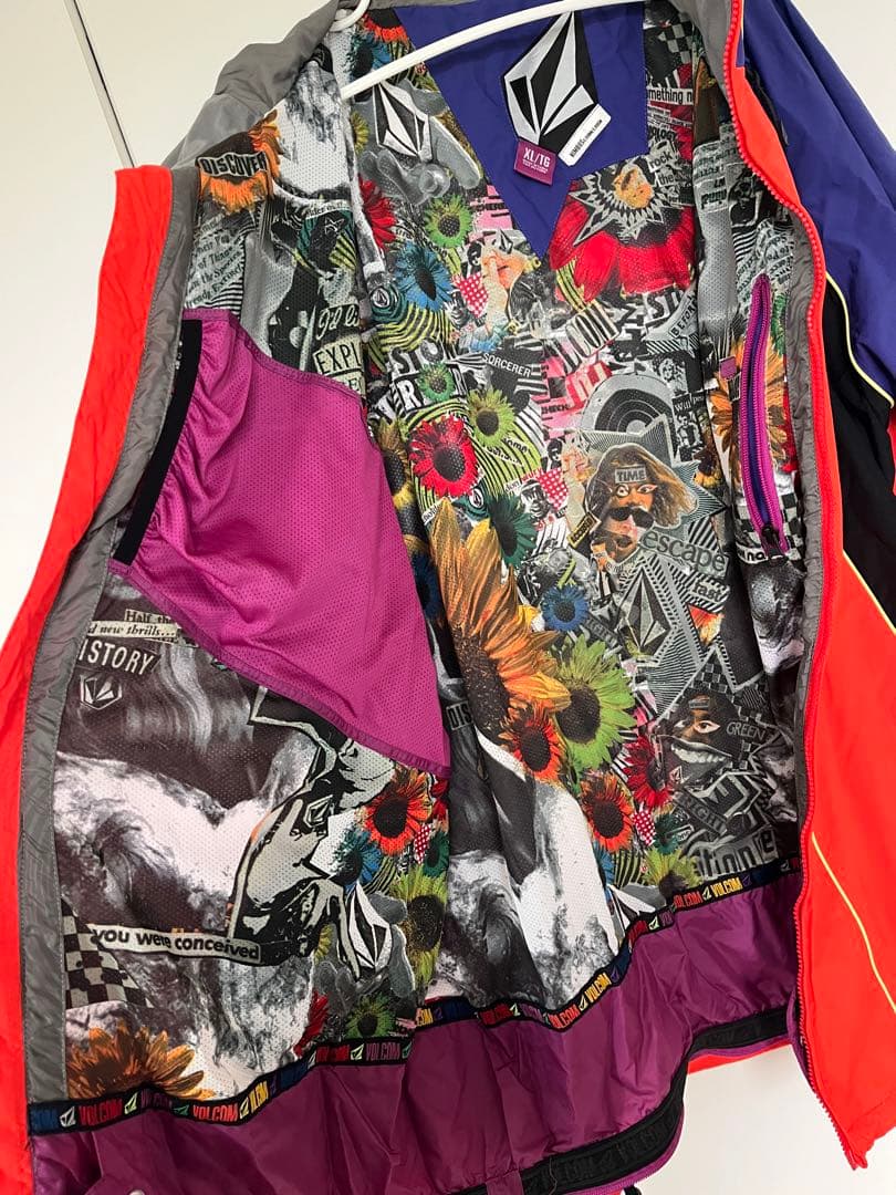 VOLCOM NIMBUS ウェア　スノボー　オレンジ　紫　黒　メンズ　男性