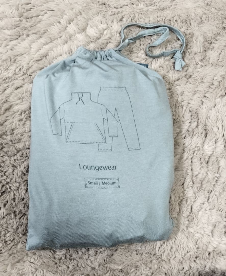 スリッパとアイマスク、ラウンジウェア・スリッパ・ポーチセット、未使用品