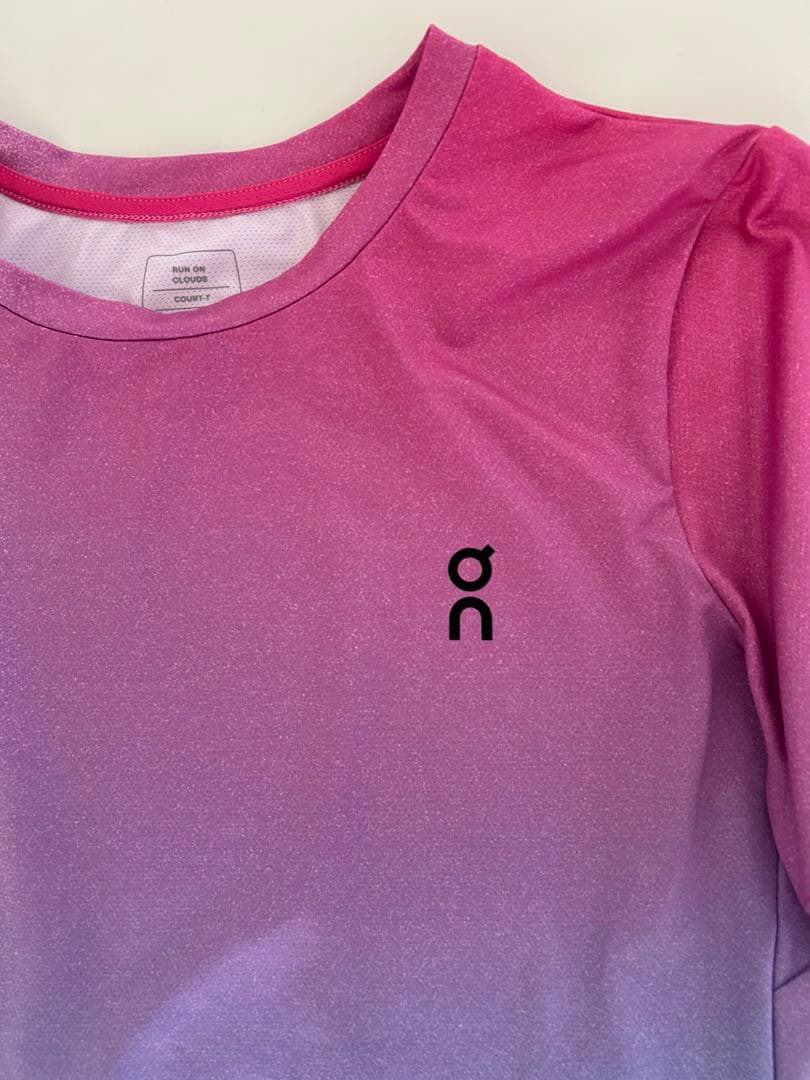 ON グラデーション Tシャツ COURT-T Women's Sサイズ