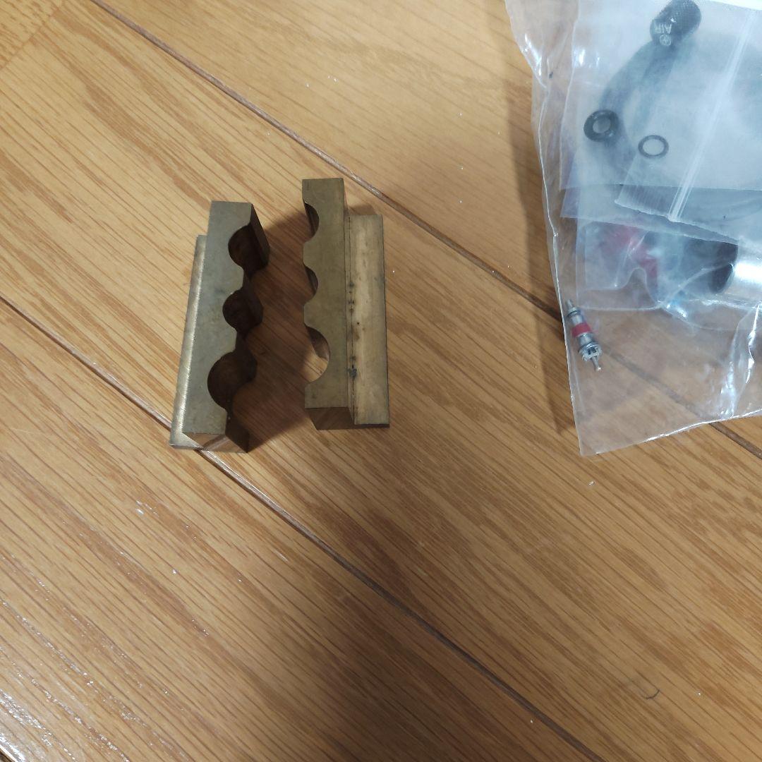 Rockshox Monarch RT3 Debonair 190x50と付属品