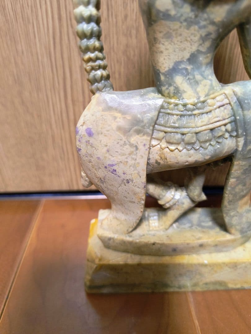 カンボジア　アプサラ像　翡翠　希少　レア　美品