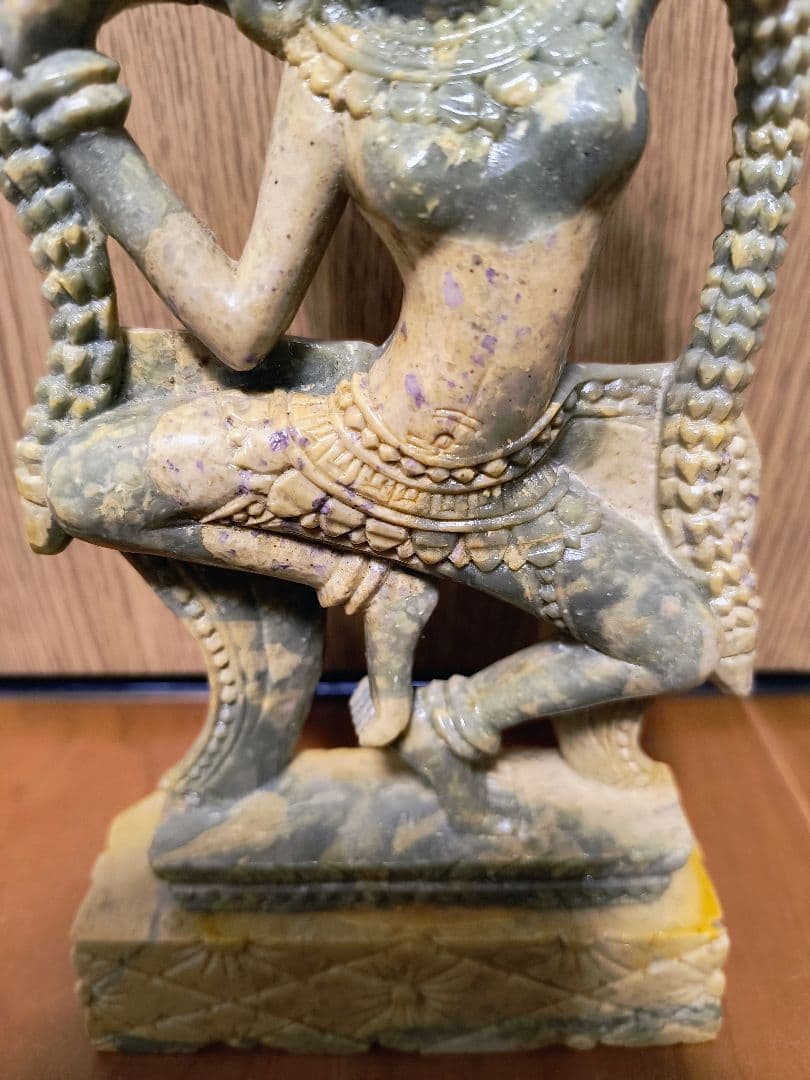 カンボジア　アプサラ像　翡翠　希少　レア　美品