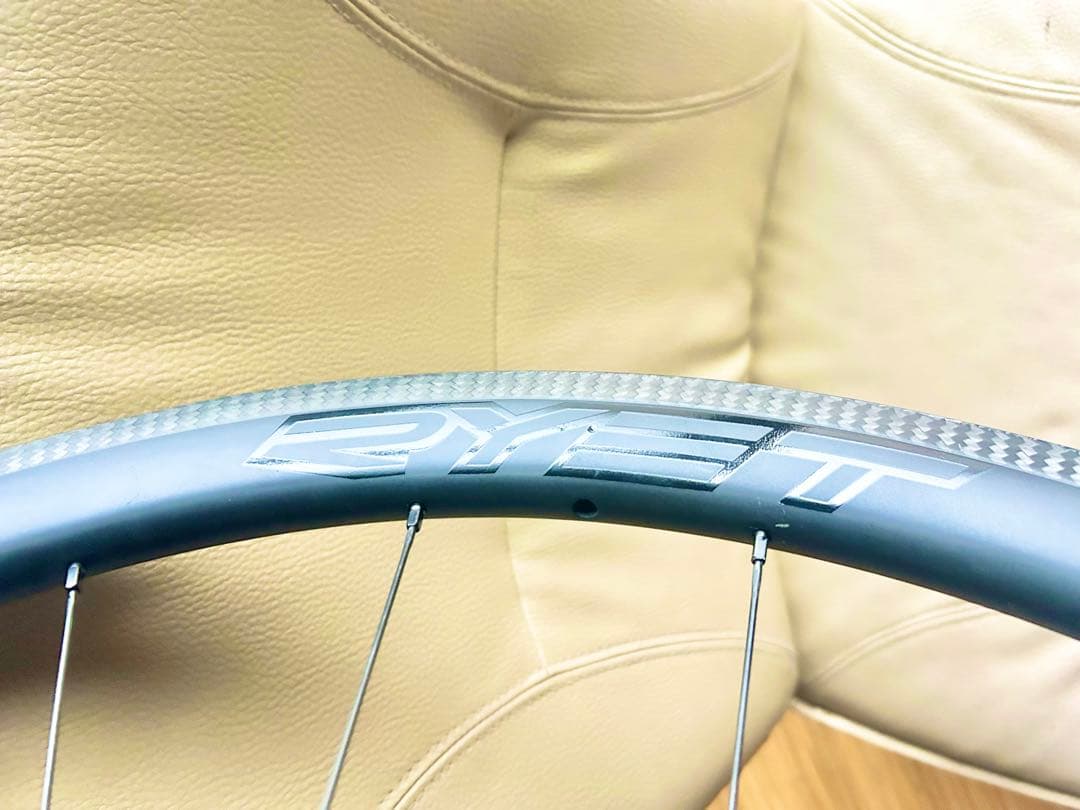 ◆鬼軽！カーボンホイールCarbon前輪◆640g！