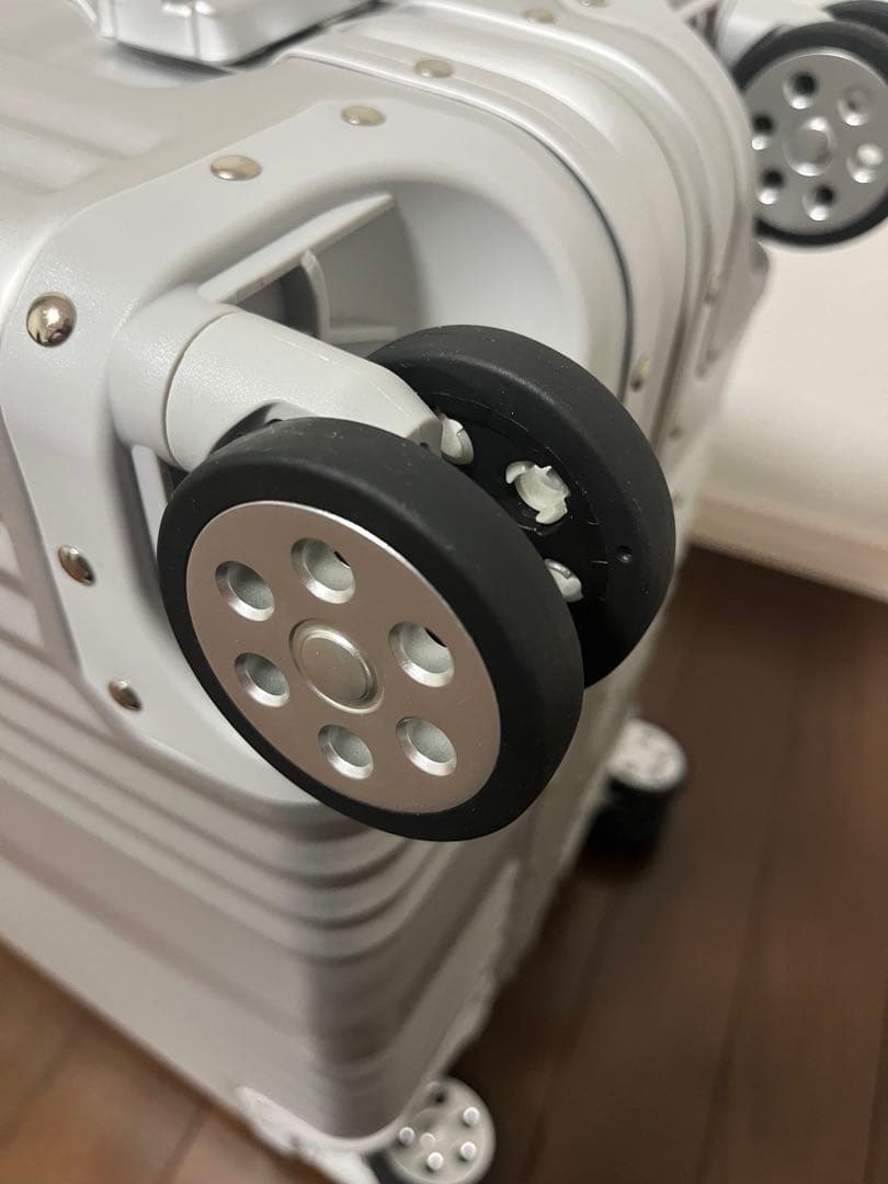 【新品 未使用】 メルセデス ベンツ 65L キャリーケース 非売品