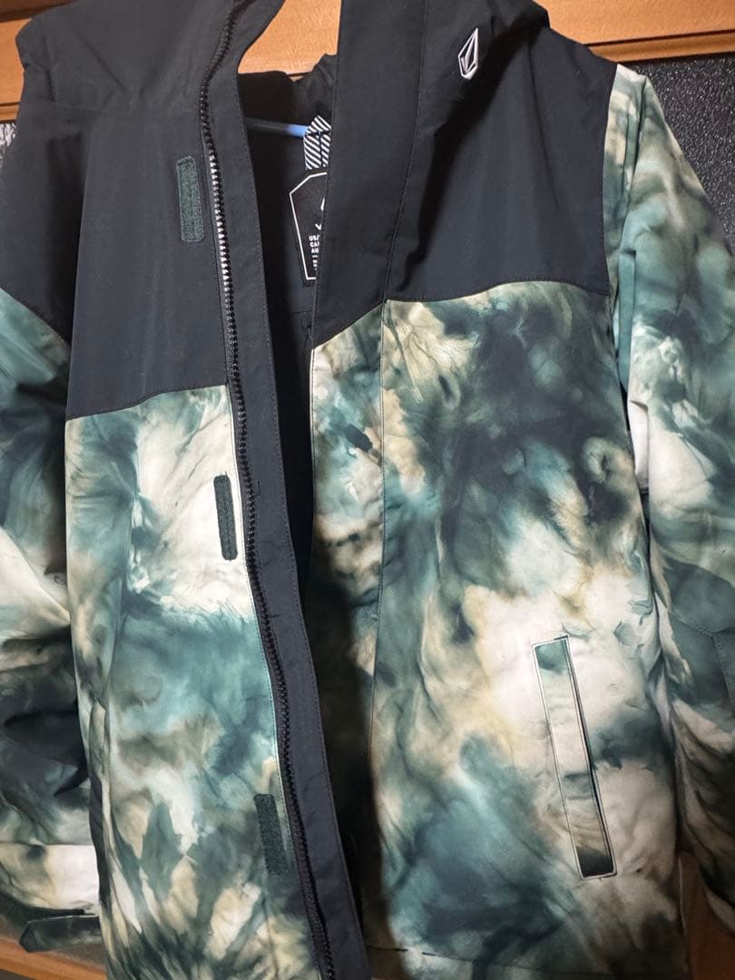 タイダイ柄フード付きスノーボードジャケット