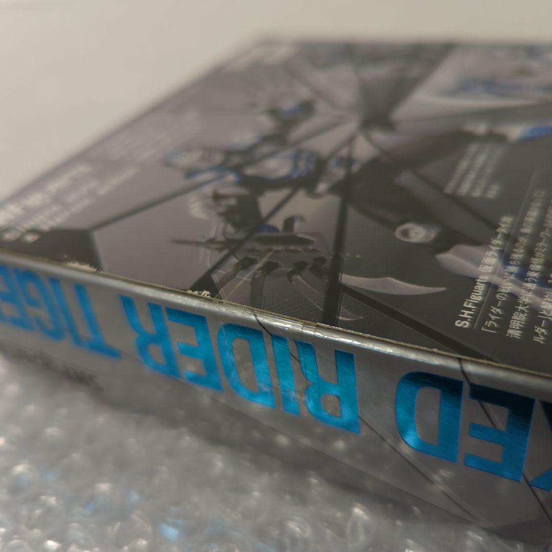 【希少・未開封品】S.H.フィギュアーツ 仮面ライダータイガ 龍騎 フィギュア