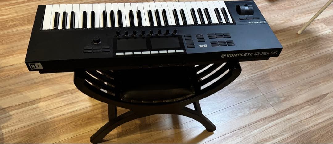 KOMPLETE KONTROL S49 MIDIキーボード
