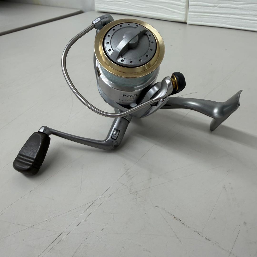 リール　2個セット　Daiwa FREAMS スピニングリール　シマノ　ナスキー