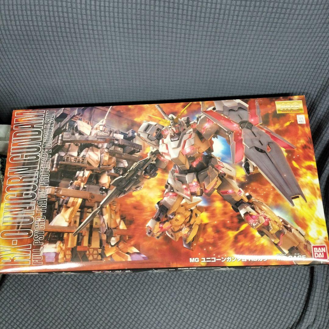 バンダイ MGシリーズMG ユニコーンガンダム HDカラー + CAGE
