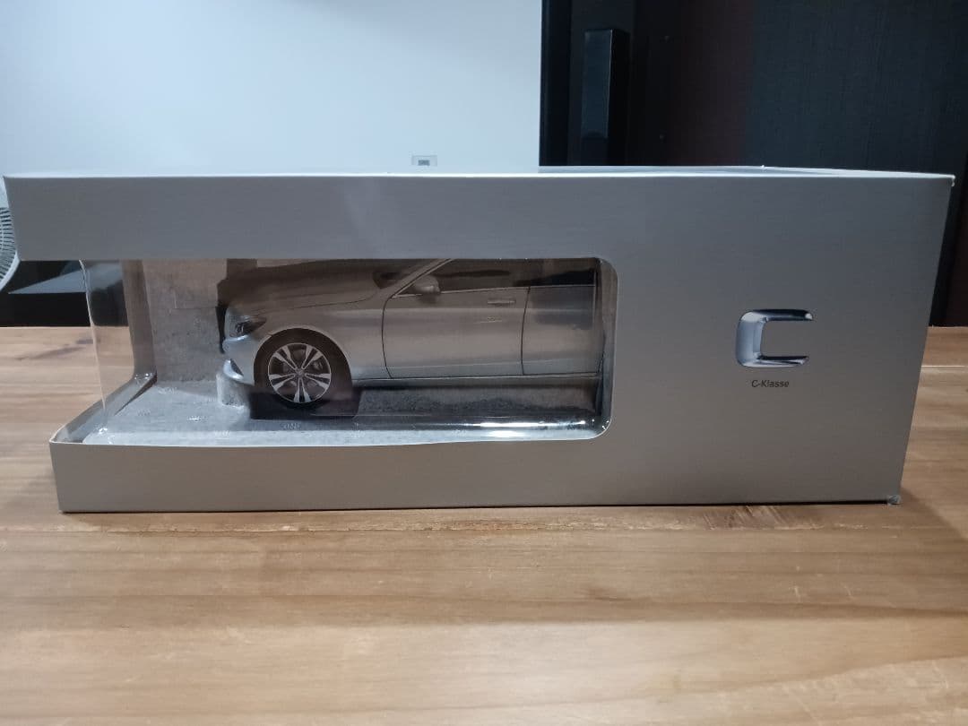 1/18 メルセデスベンツ　Cクラス　W205 前期　シルバー　ミニカー