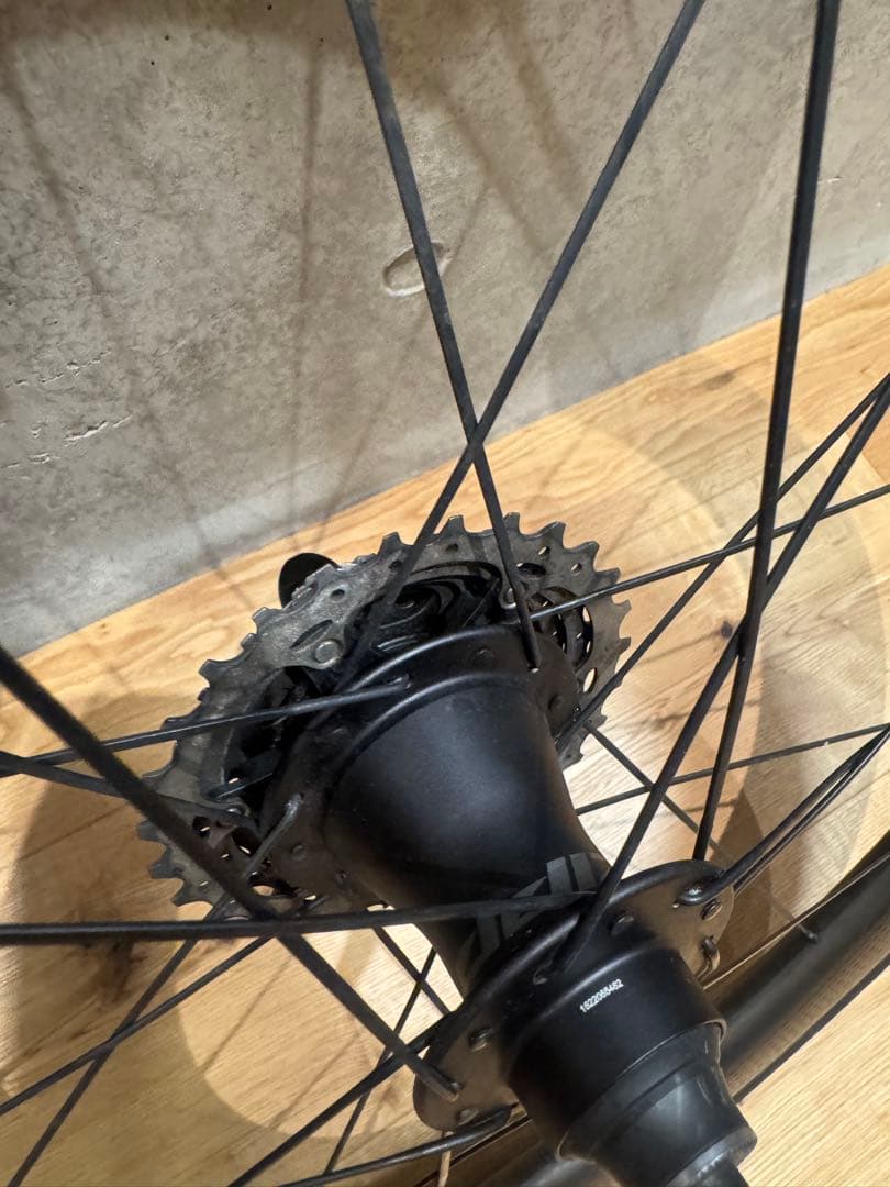 ジップ　ZIPP 404 FIRECREST カーボンホイールセット※リムモデル