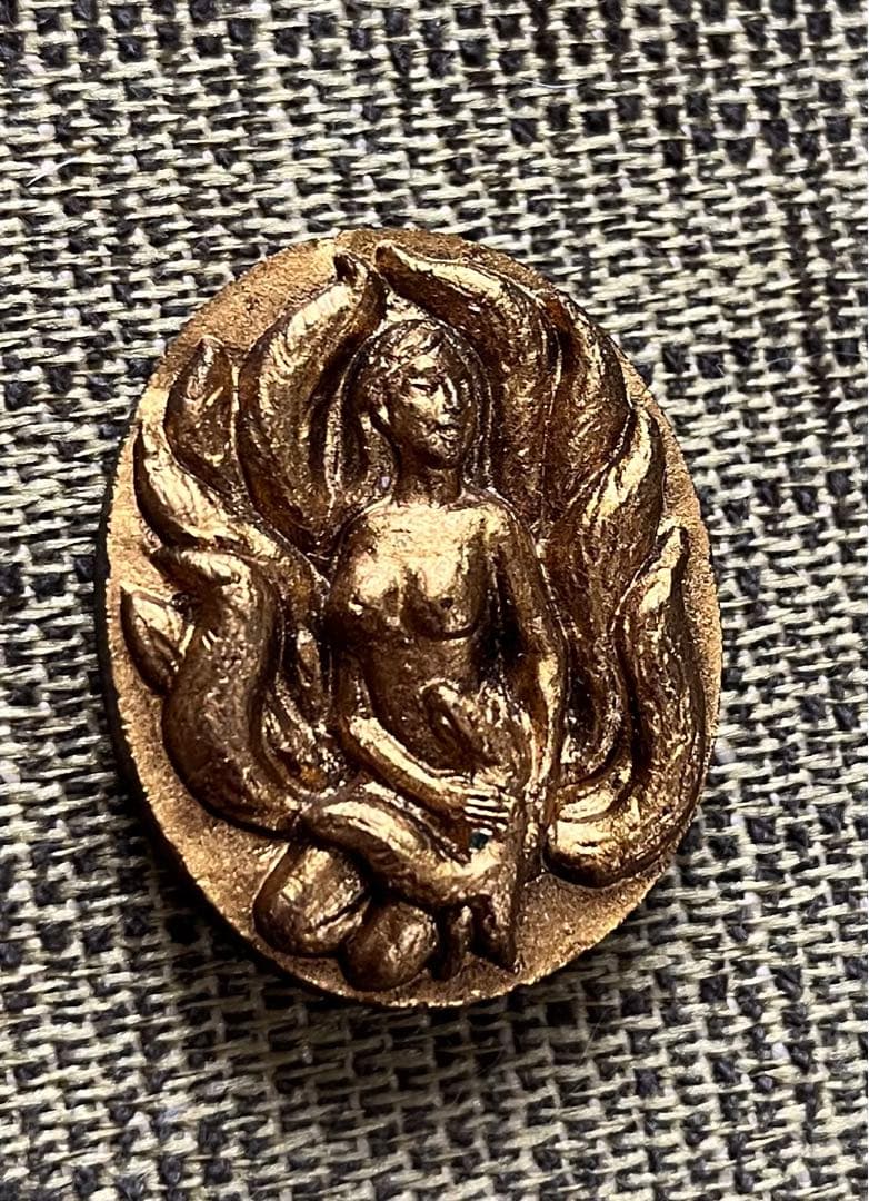 プラクルアン　九尾狐　お守り　アミュレット　祈祷　魔術　縁結び　タイ　恋愛　魅力