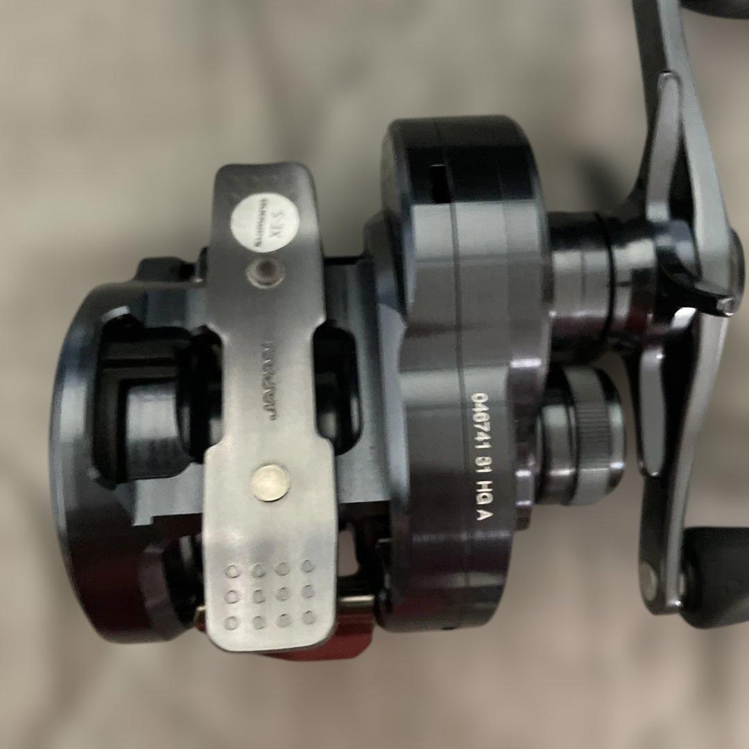 CALCUTTA CONQUEST 31HG 換えスプール付き