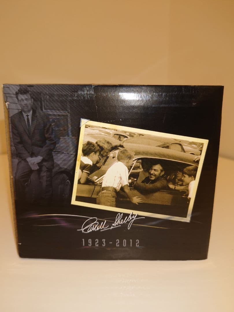 1/18 フォードGT-40 MK2　 Shelby Collectibles