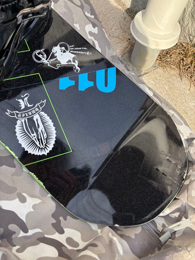 011 スノーボード 迷彩ケース付き