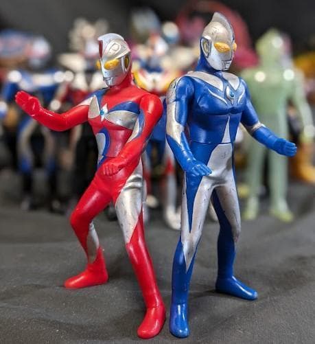 ウルトラマンコスモス＆登場怪獣・宇宙人（バンダイ）ソフビ１７体セット