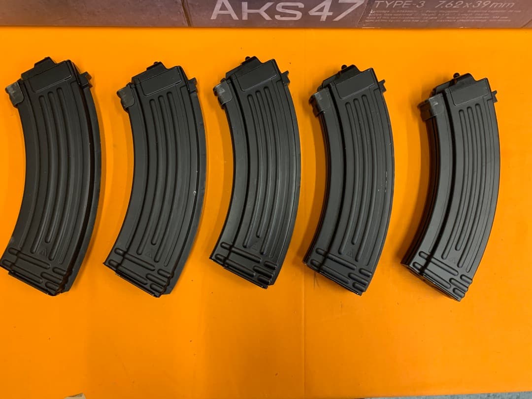 東京マルイ　次世代電動ガンAKS47 マガジン5個とおまけ付き