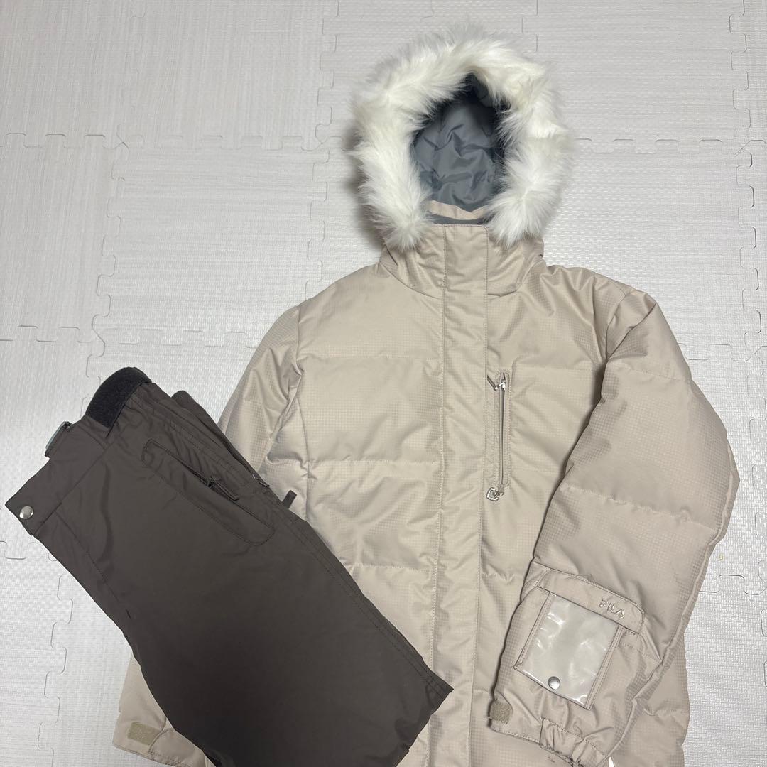 【一度着用】FILA スノーボード　スキーウェア　ファー　チケットケース