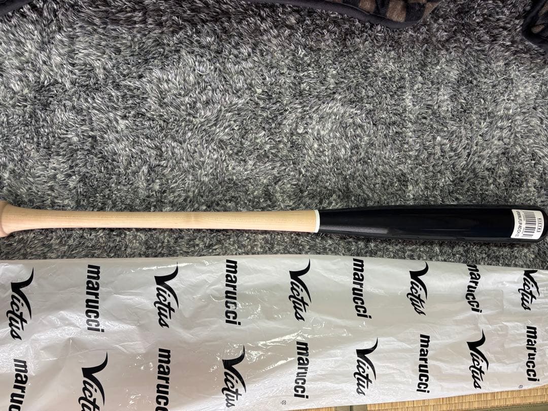 Victus 硬式バット 33インチ