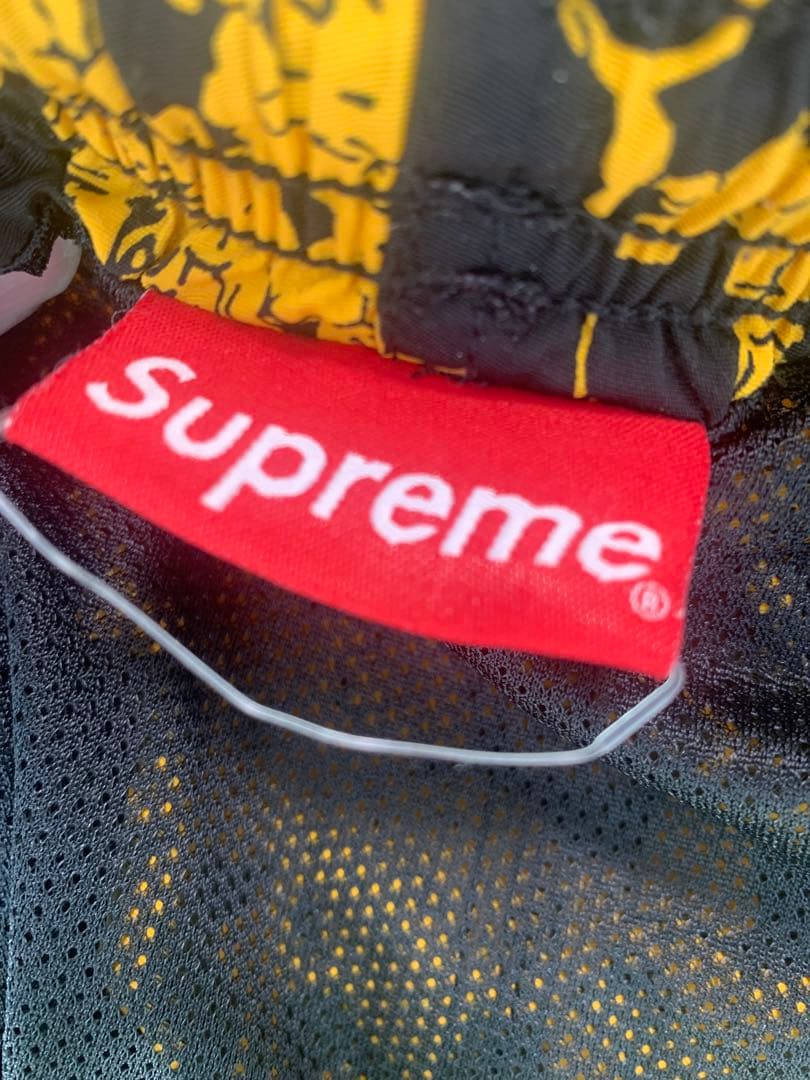 ウェア supreme nylon water short black floral S