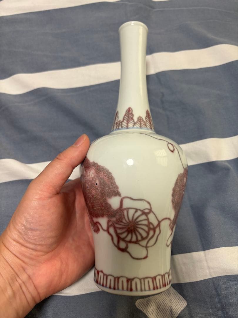 中国古美術品　青花釉裏紅　獅子文花瓶　大清乾隆年製　26cm