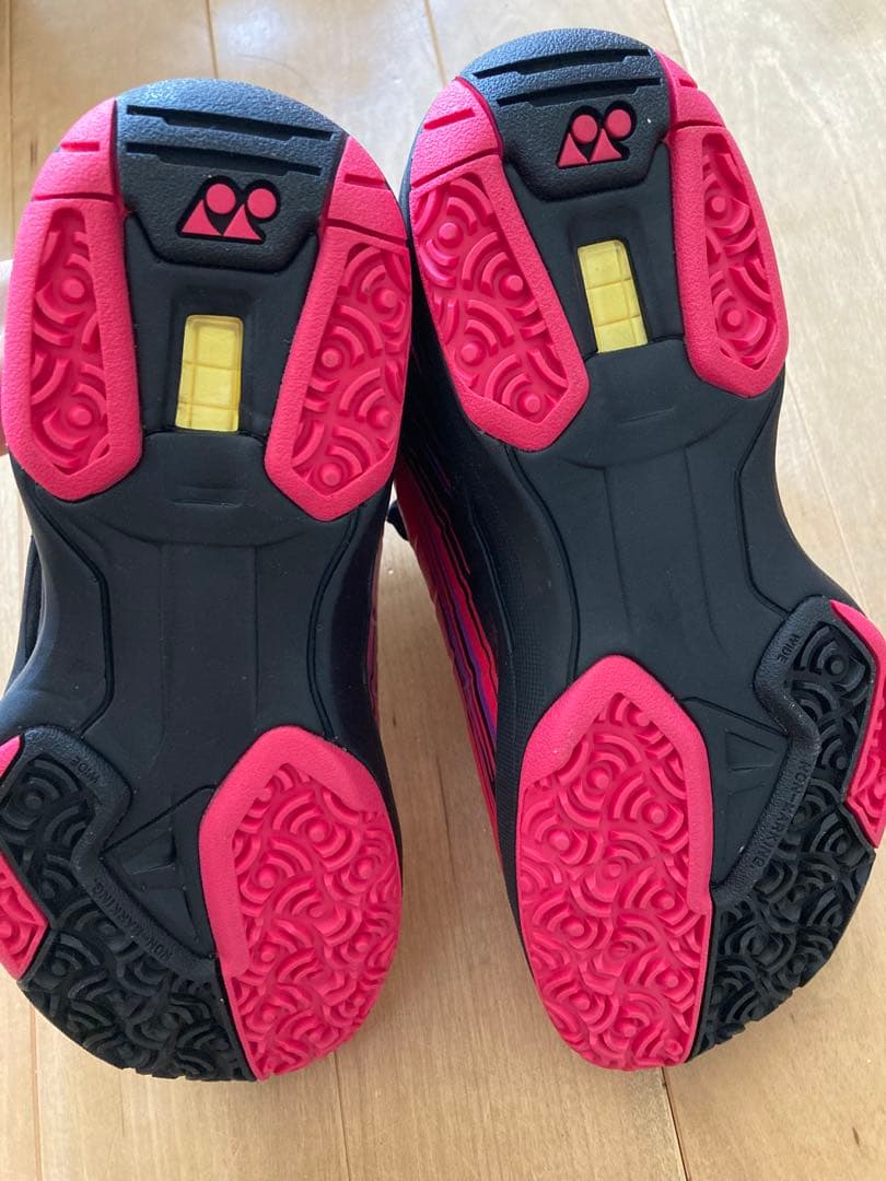 新品YONEX テニスシューズ 22.0cm