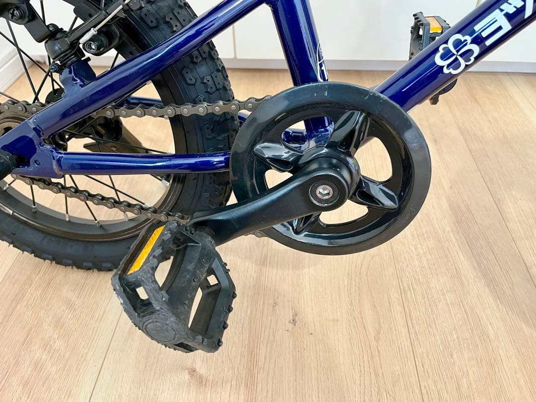 室内保管　送料込み　ヨツバサイクル　14インチ キッズバイク ネイビー