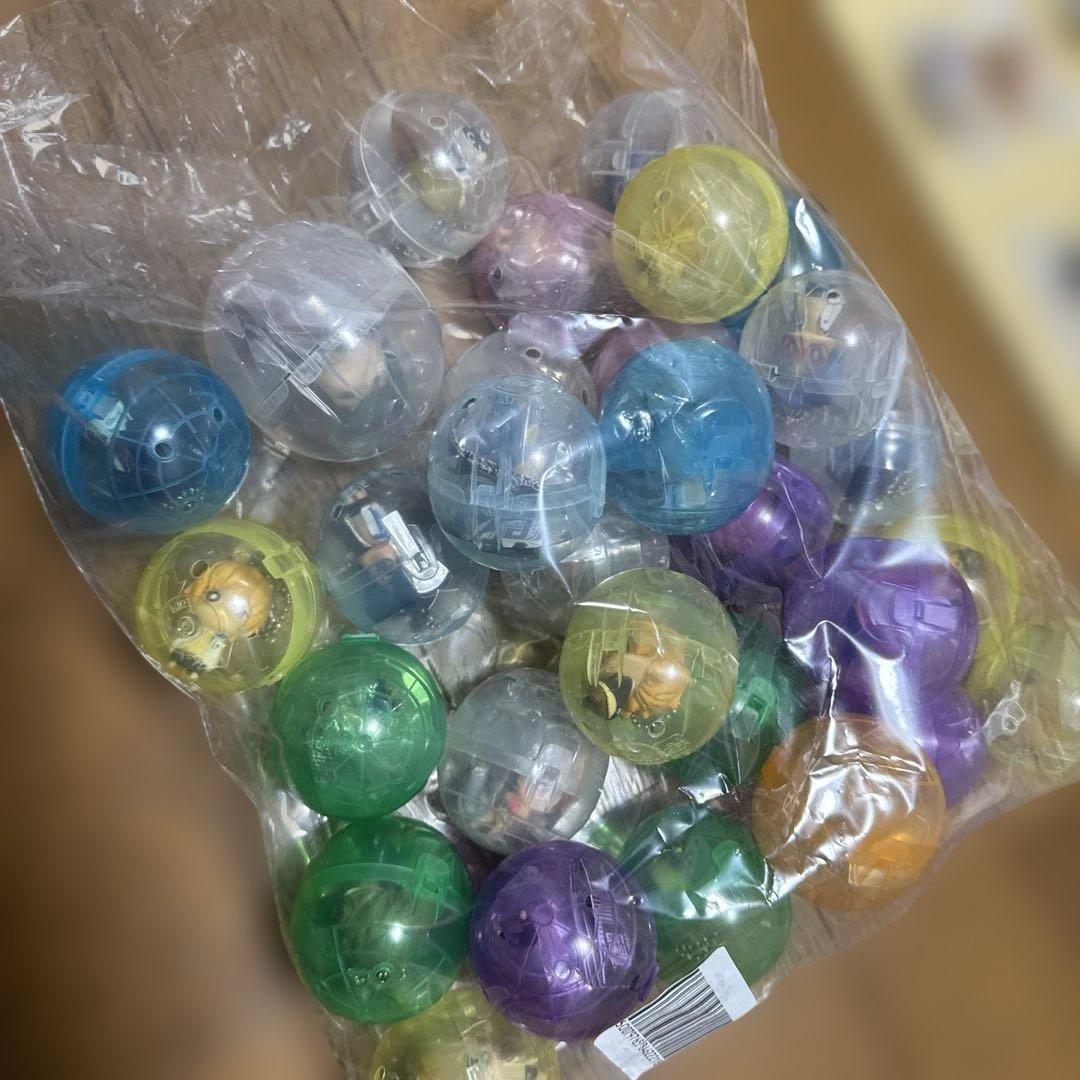 Free! デフォルメマスコット　ガチャガチャ本体、カプセル付き