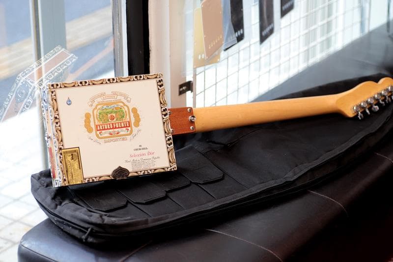 CBG製 Cigar Box Guitar シガーボックスギター