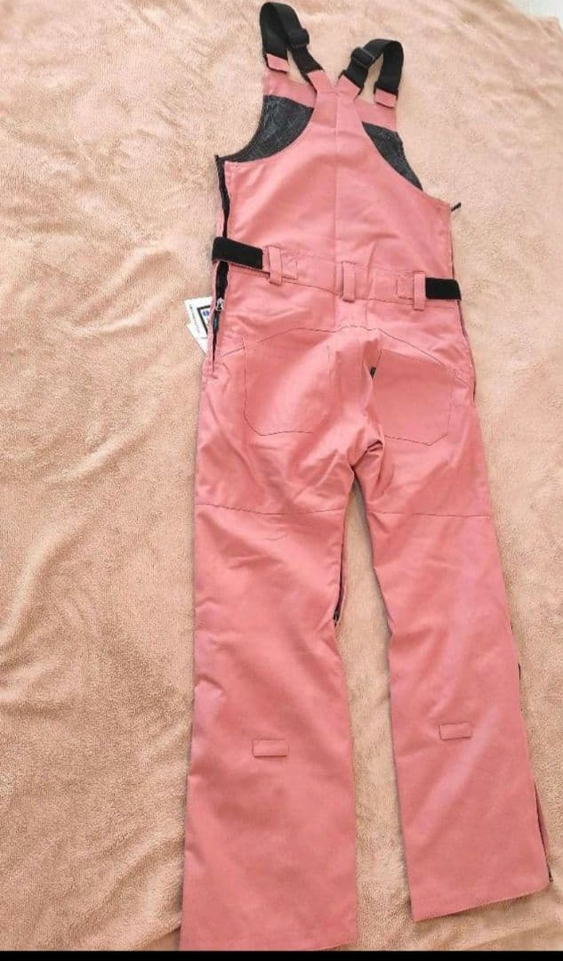 新品未使用レディースМサイズスノボビブパンツ、テラコッタ×ブラックオーバーオール