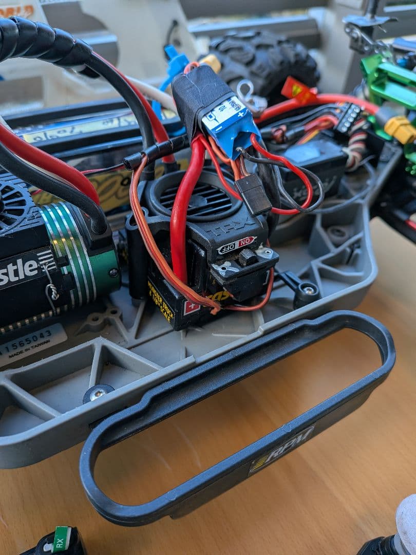 トラクサス SCT 4WD オプションパーツ付き　プロポも付きます。