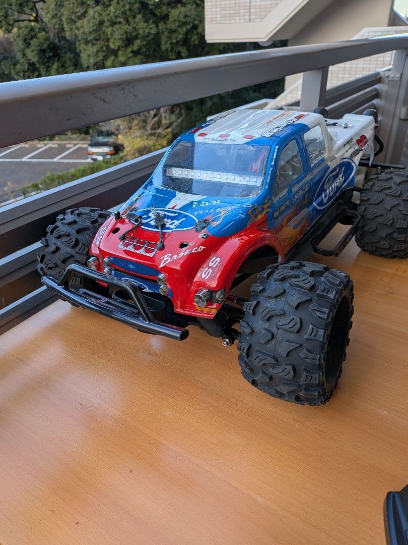 トラクサス SCT 4WD オプションパーツ付き　プロポも付きます。