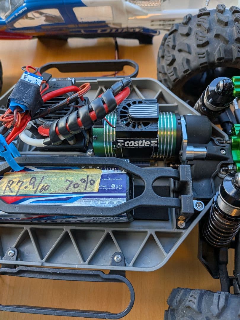 トラクサス SCT 4WD オプションパーツ付き　プロポも付きます。