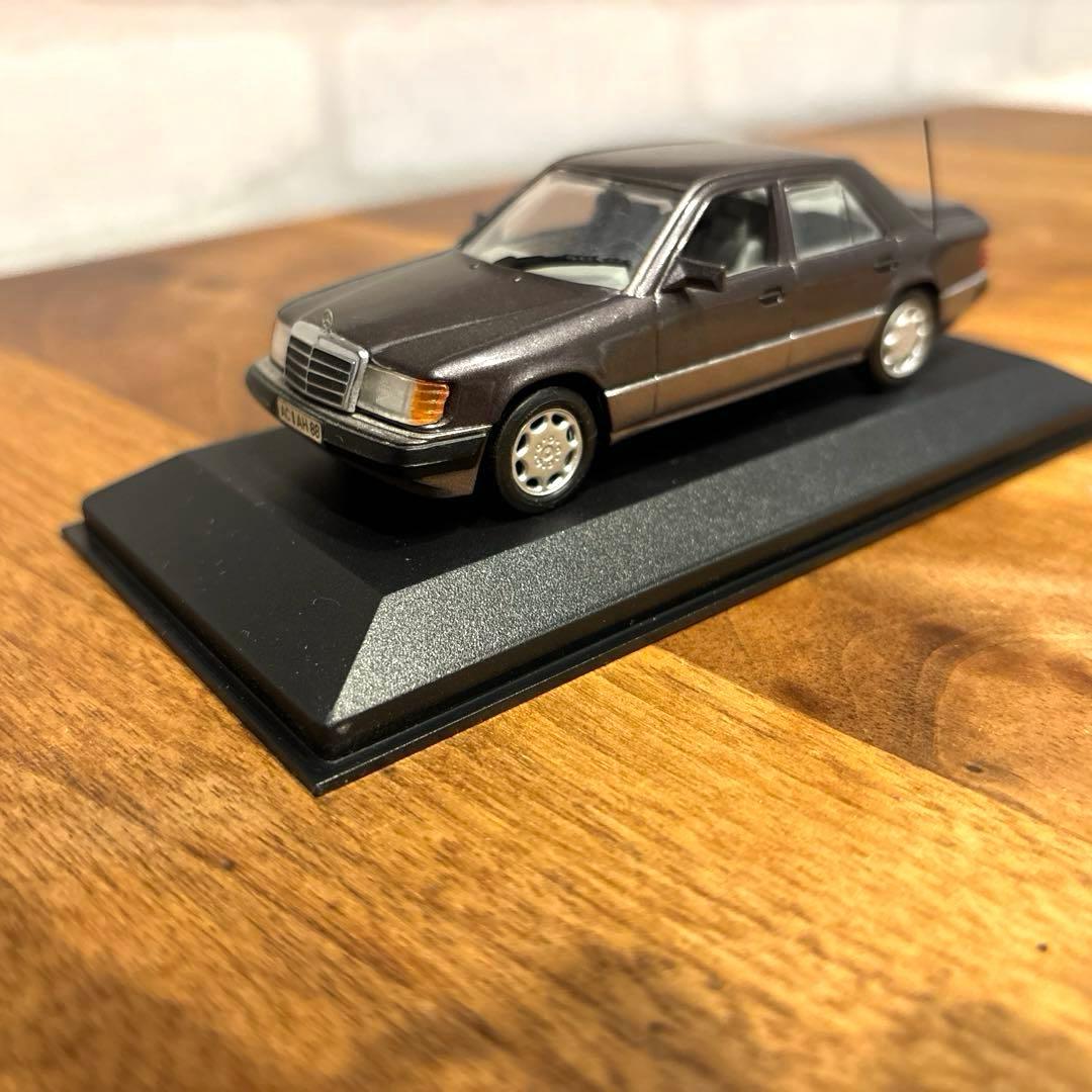 ミニカー MINICHAMPS Mercedes Benz 400E V8