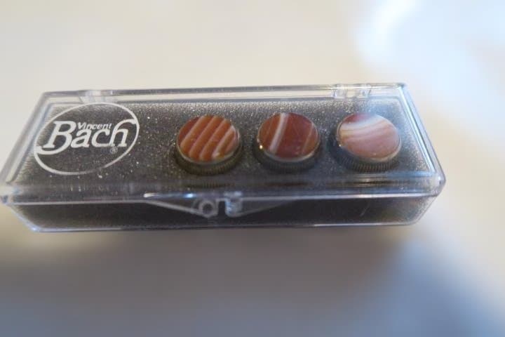 Bachバック　トランペット　純正ピストンボタン　赤メノウ　金メッキ　G