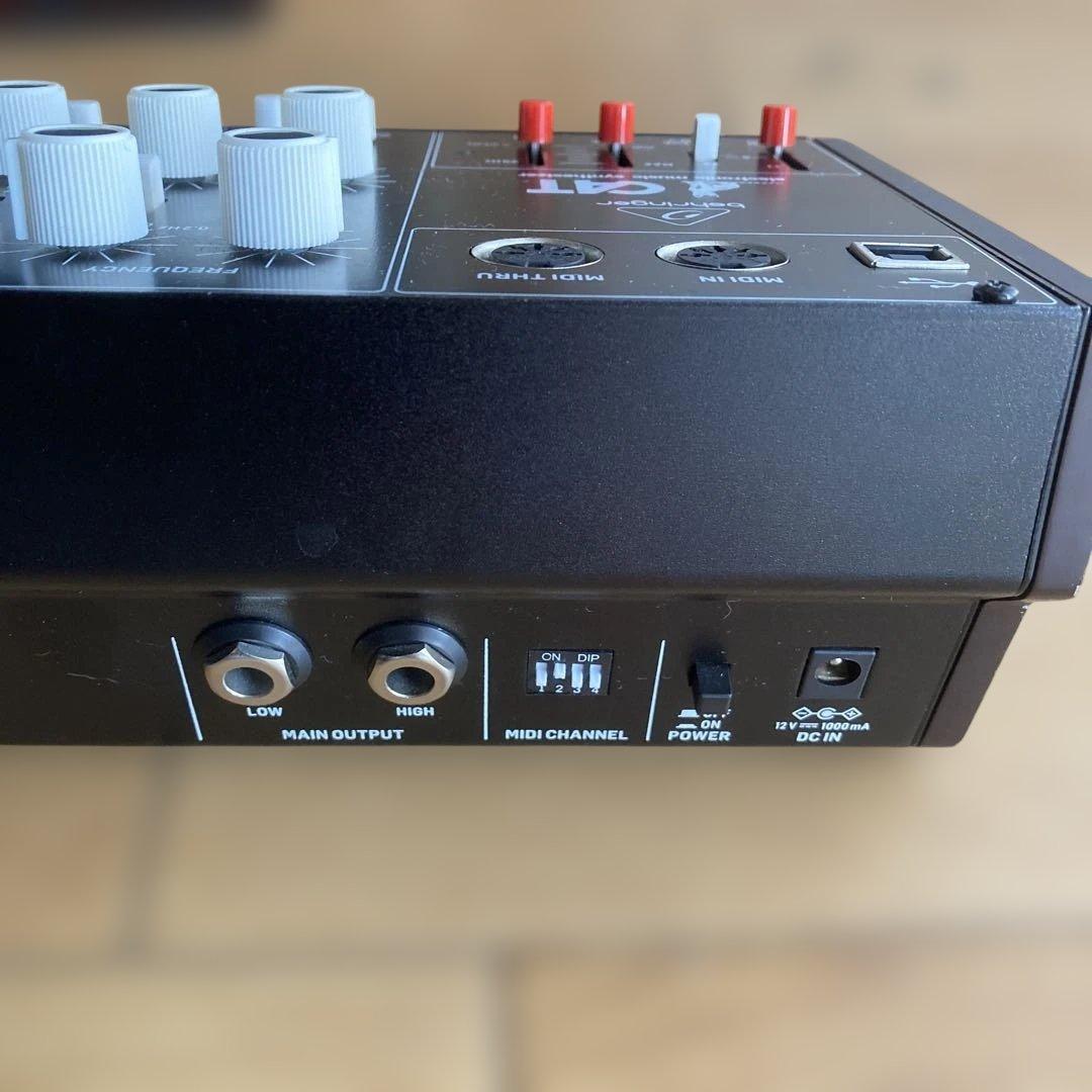 Behringer CAT デュオフォニックアナログシンセサイザ