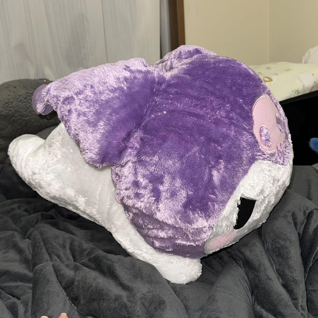 紫と白の動物型ぬいぐるみ