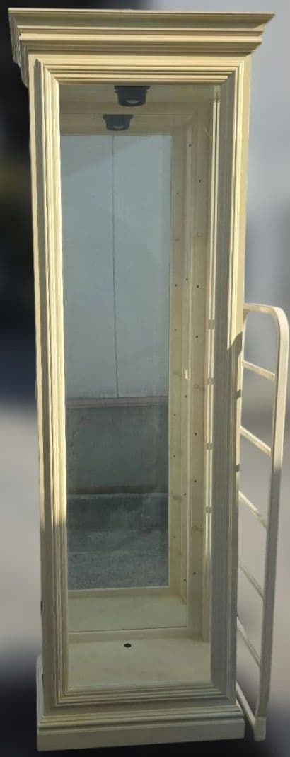 ガラスキャビネット　ガラス棚　飾り棚　アンティーク調