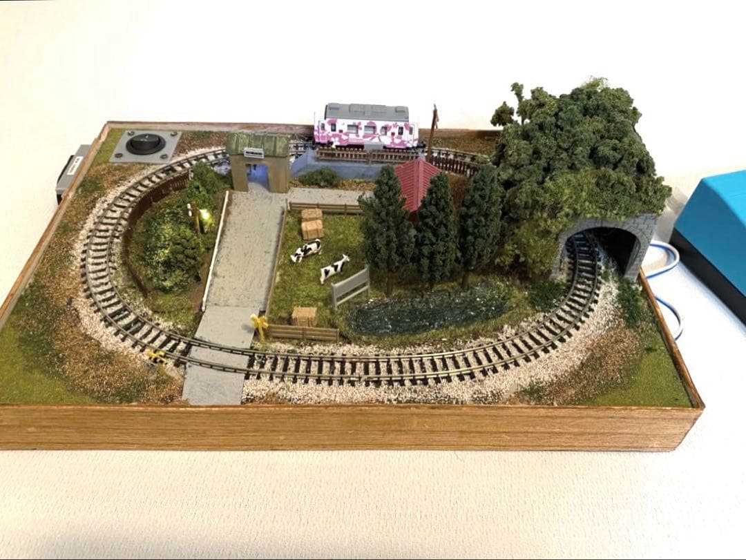 Nゲージ　鉄道　ミニジオラマレイアウト　牧場のある情景　bトレイン専用　駅