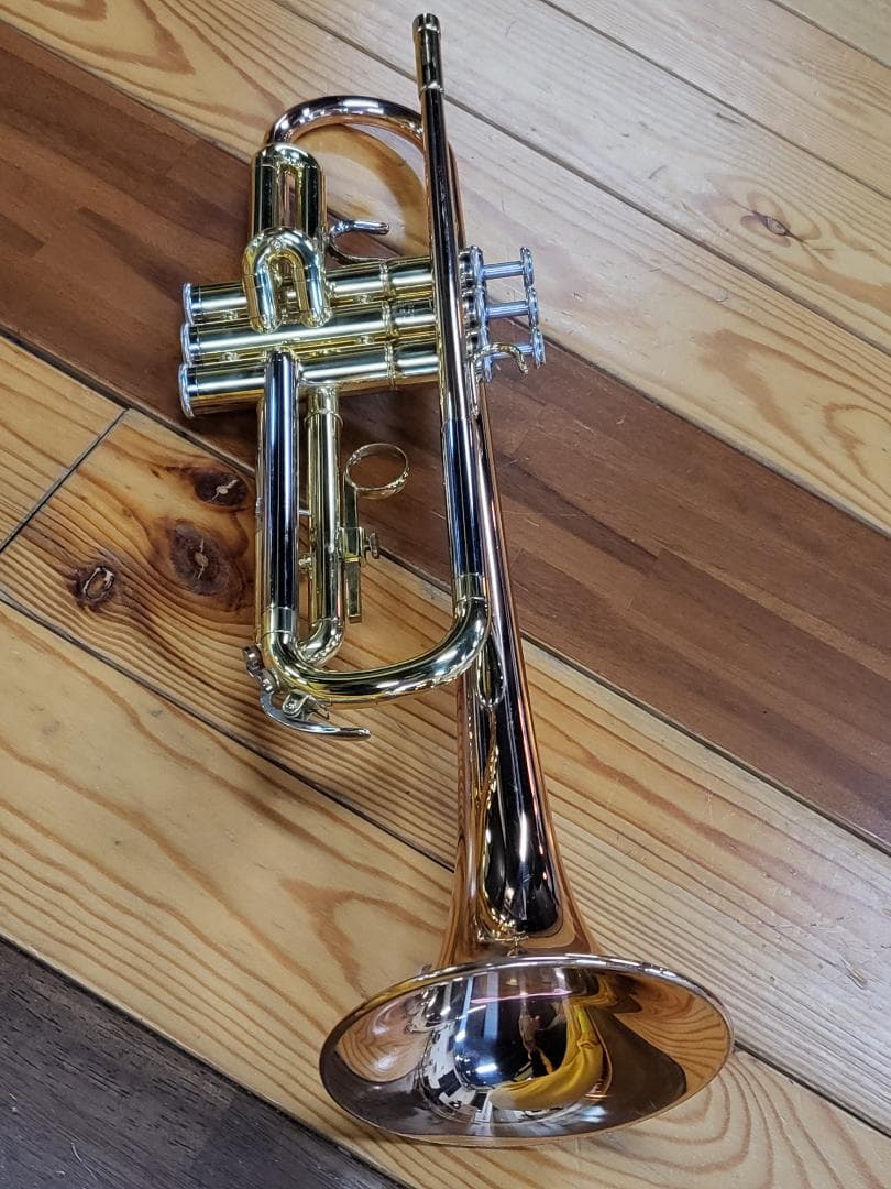 YAMAHAトランペット YTR3320 本体とケース、スタンド付属